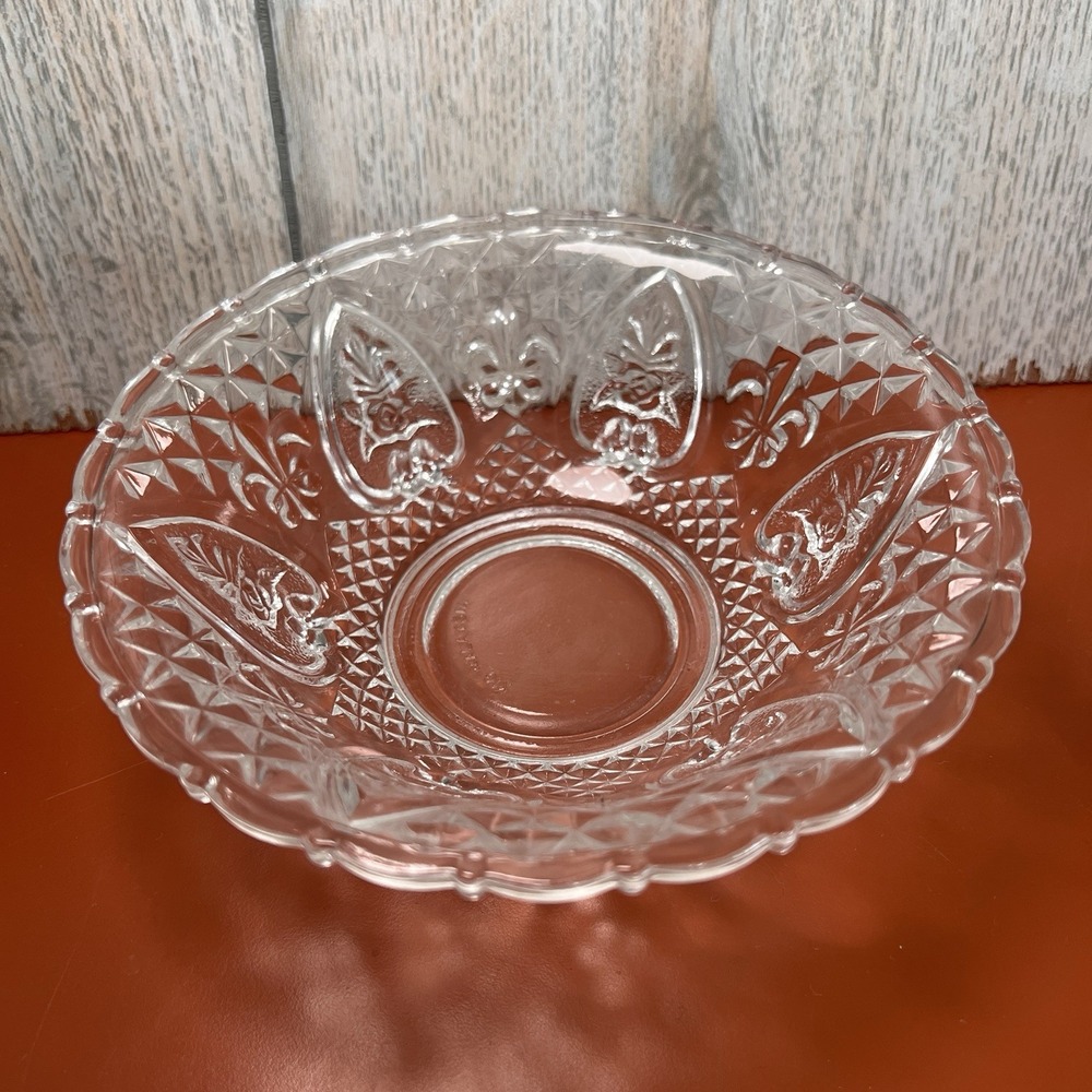 Vintage KIG Indonesia  Clear glass Trinket Candy Granny‎ Core bowl with diamonds